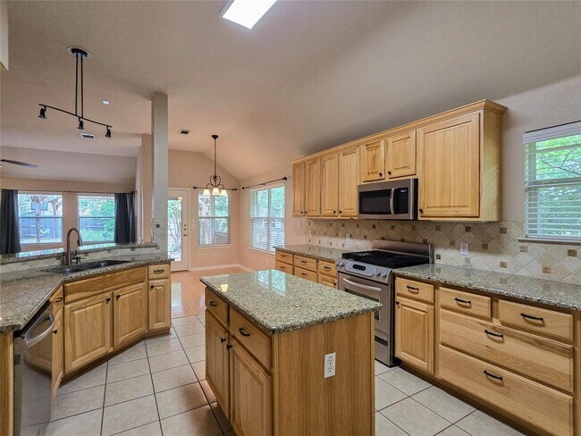 Building Photo - 15628 Fisher Island Dr