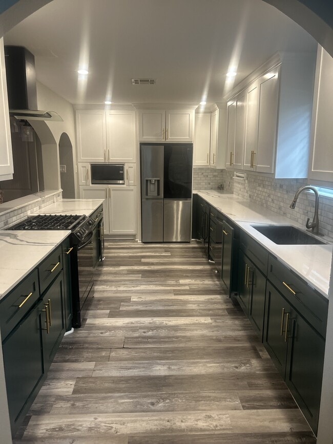 Building Photo - 1610 14th St