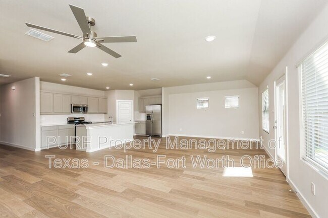 Building Photo - 805 Tidal Dr