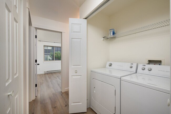 Building Photo - 4673 Bembrick St