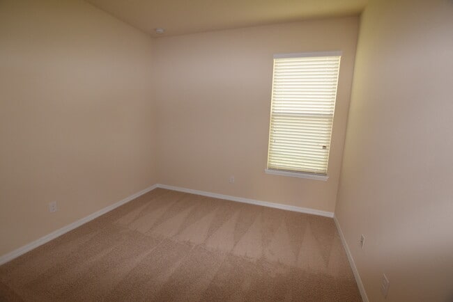 Building Photo - 16073 Pebble Blf Lp