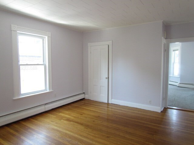 Building Photo - 10 Nursery St