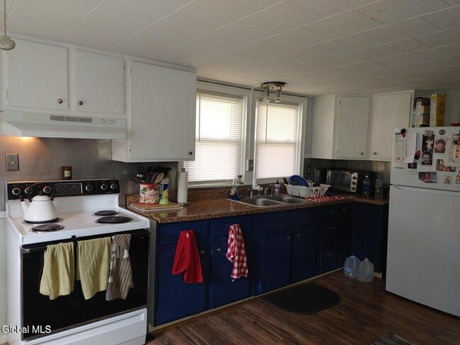 Building Photo - 2001 NY-9N Scenic