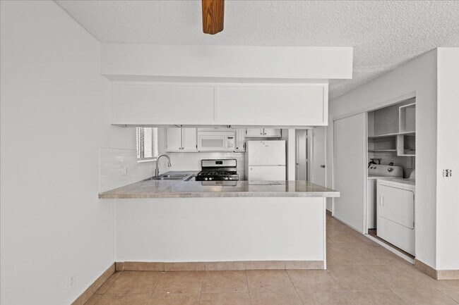 Building Photo - Winwood