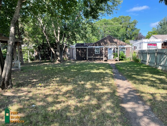 Building Photo - 2 Bedroom Home in Osseo