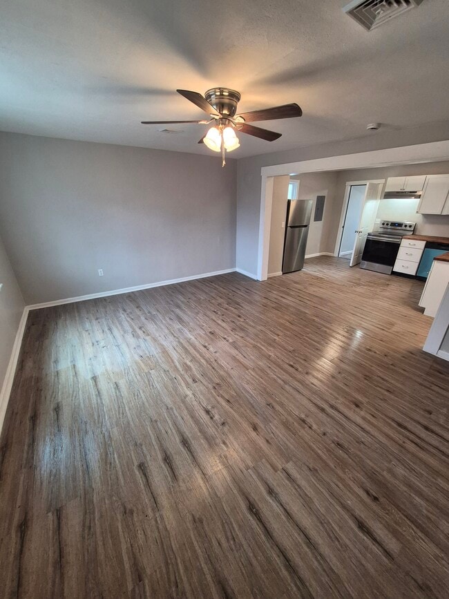 Building Photo - 658 Virginia Ave