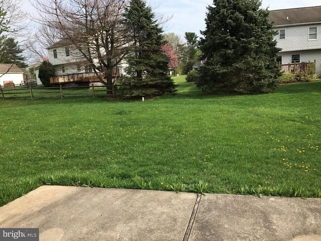 Building Photo - 2 Corwen Terrace W