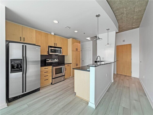 Building Photo - 923 Peachtree St NE