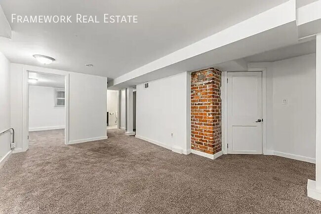 Building Photo - 3150 Fillmore St