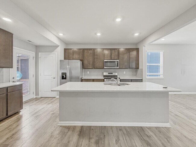 Building Photo - 2557 Plano Dr