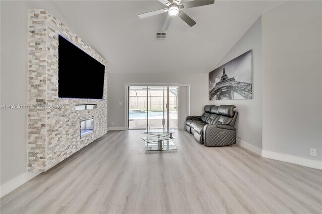 Building Photo - 1550 SW 52nd Terrace
