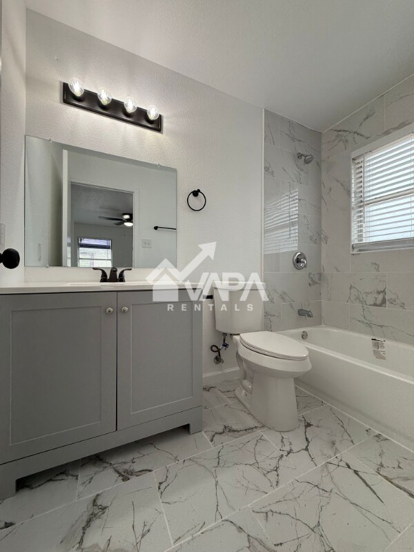 Building Photo - 230 Craigmont Ln