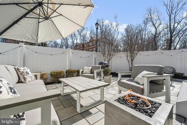 Building Photo - 131 Bytham Ridge Ln
