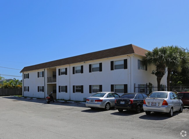 Building Photo - 1401 NE 17th Ct