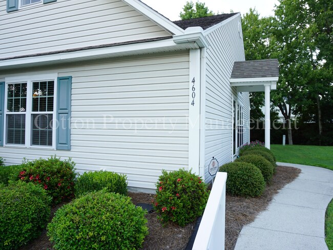 Building Photo - 4604 Song Sparrow Ct