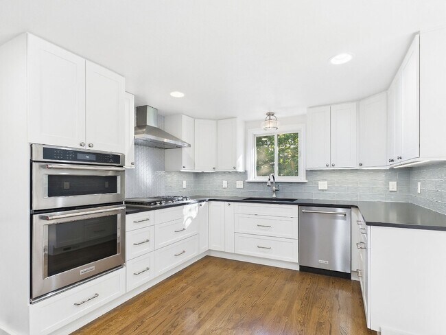 Building Photo - 6213 S Galena Way