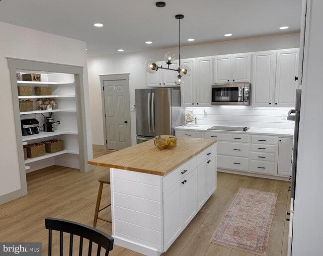 Building Photo - 23185 Pembrook Dr