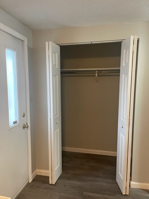 Building Photo - 320 Station St