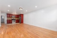 Building Photo - 657 E 96th St