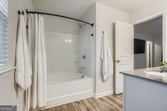 Building Photo - 4630 Blake Lp