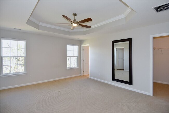 Building Photo - 616 Edison Dr