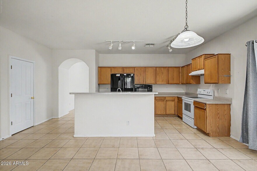 Building Photo - 13271 W Clarendon Ave