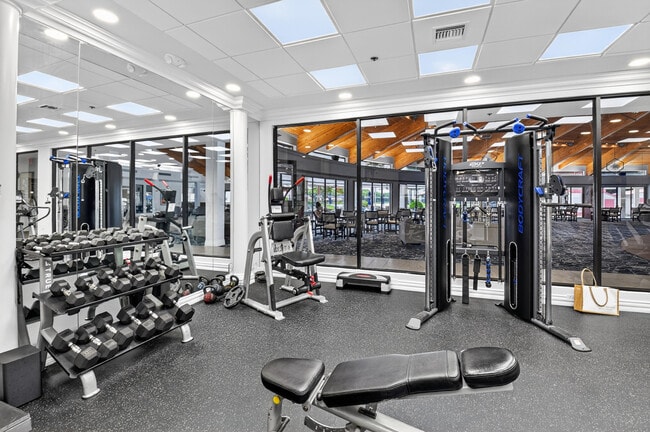 Building Photo - 7677 Lexington Club Blvd