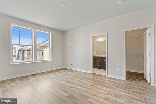Building Photo - 5903 Garden Walk Dr