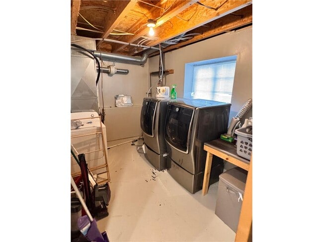 Building Photo - 810 16th St S