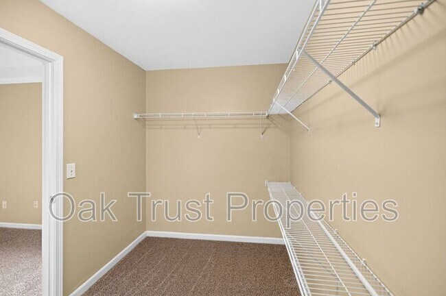 Building Photo - 7018 Bellflower Ln