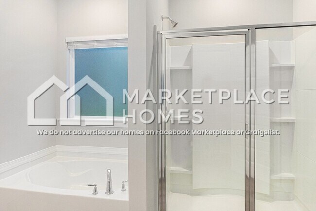 Building Photo - 3335 Meriwether Dr