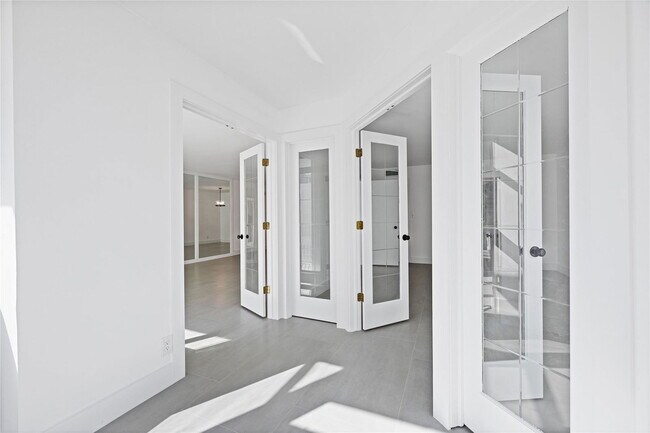 Building Photo - 1360 S Ocean Blvd