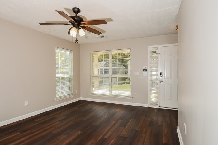 Building Photo - 1350 Ambercrest Way