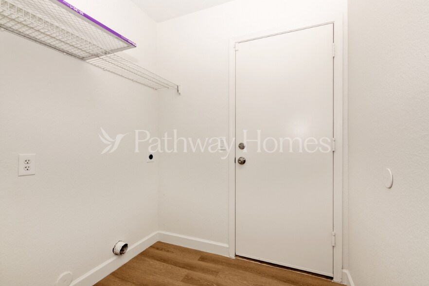 Building Photo - 8839 W Manzanita Dr