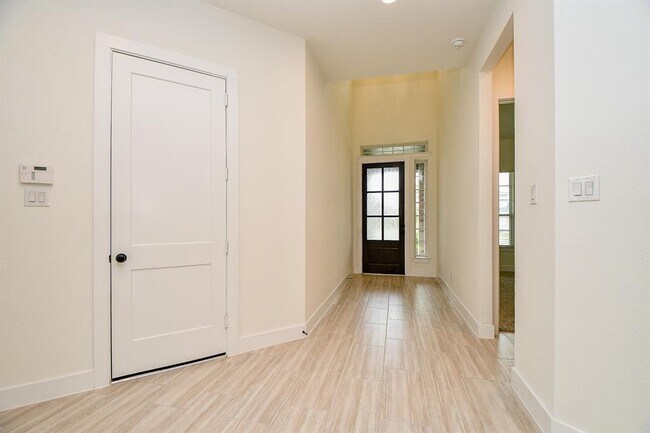 Building Photo - 7319 Bayberry Crescent Ln