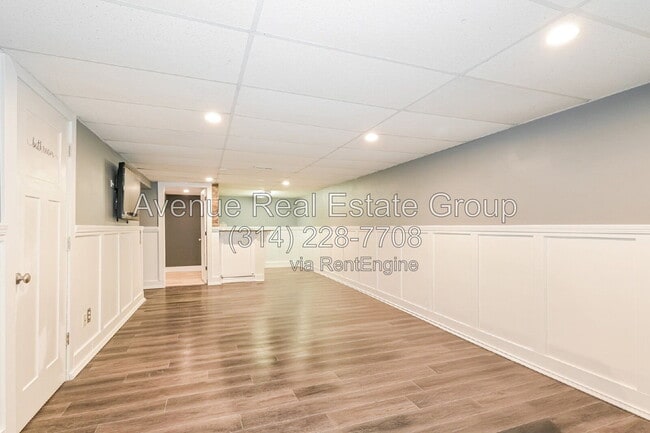 Building Photo - 705 Wickerleigh Terrace