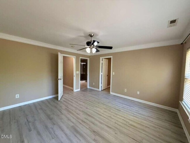 Building Photo - 1061 Remington Oaks Cir