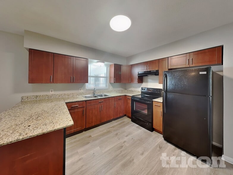 Building Photo - 604 Barkfield Loop