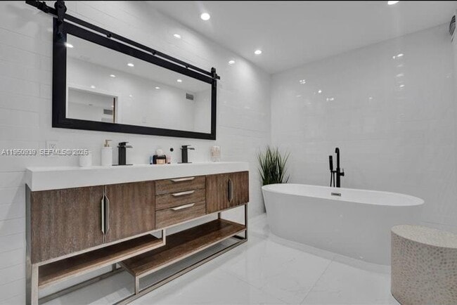 Building Photo - 5140 N 37th St