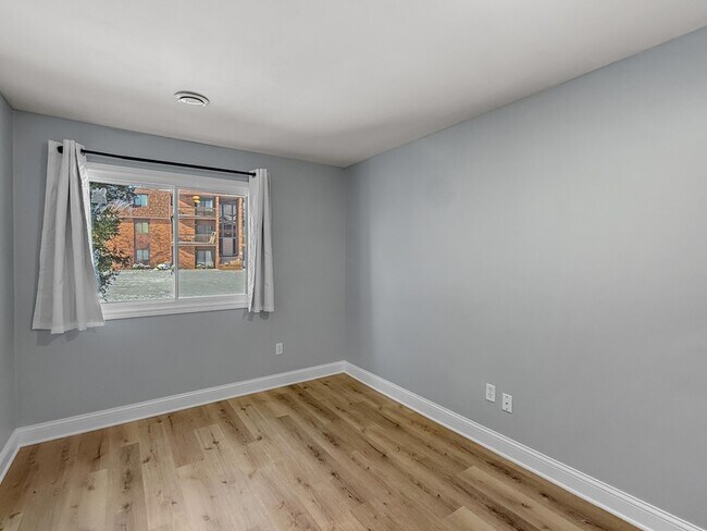 Building Photo - 2049 45th St