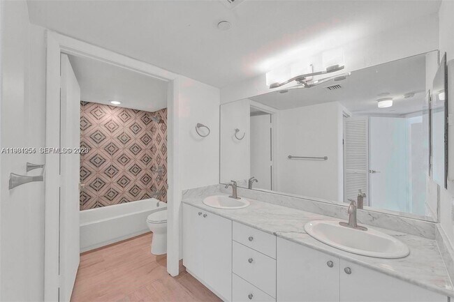 Building Photo - 8911 Collins Ave