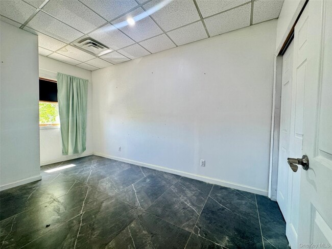 Building Photo - 150-11 14th Ave