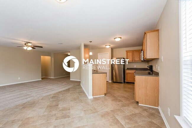 Building Photo - 4 Bedroom Pet-Friendly Home in Charlotte, NC with Main Street Renewal