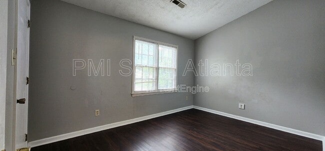 Building Photo - 1681 Winchester Way SE