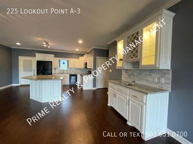 Building Photo - 225 Lookout Point