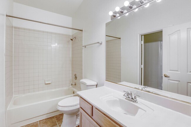 Building Photo - 2 bedroom condo with RARE attached 2 car g...