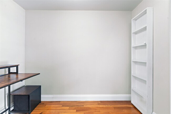 Building Photo - 140 Cypress Club Dr