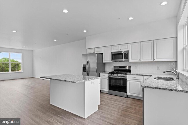 Building Photo - 35 S 19th St