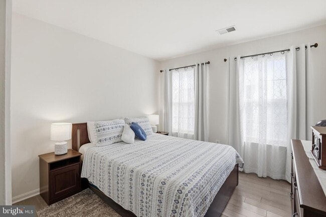 Building Photo - 18525 Sierra Springs Square