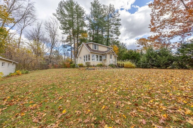 Building Photo - 70 Snipsic Lake Rd